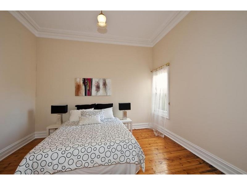 36 Walter Street, Seddon VIC 3011