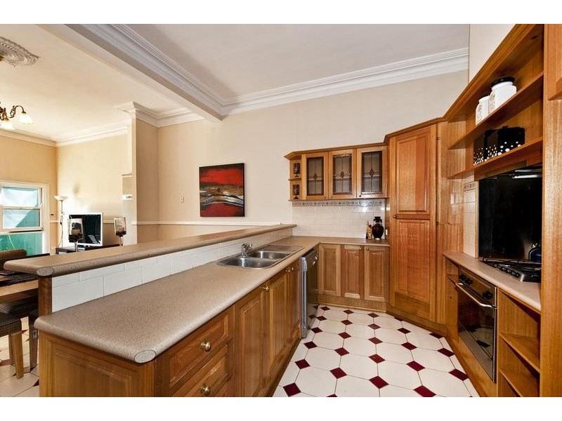 36 Walter Street, Seddon VIC 3011