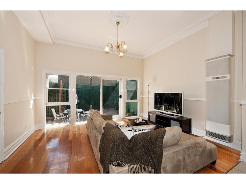 36 Walter Street, Seddon VIC 3011