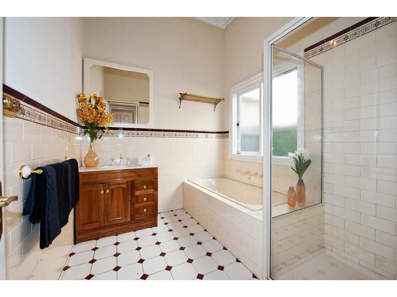 36 Walter Street, Seddon VIC 3011