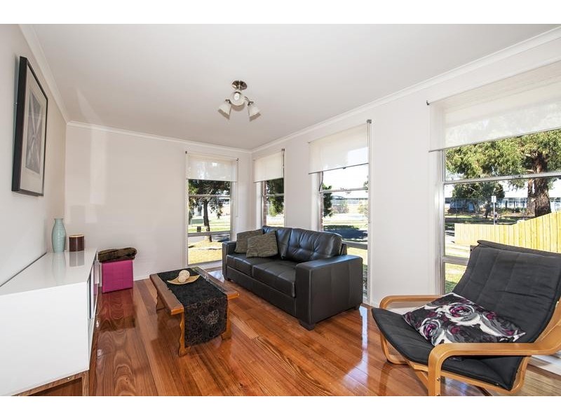2 Kermeen Street, Sunshine West VIC 3020