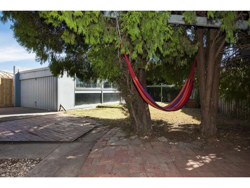 2 Kermeen Street, Sunshine West VIC 3020