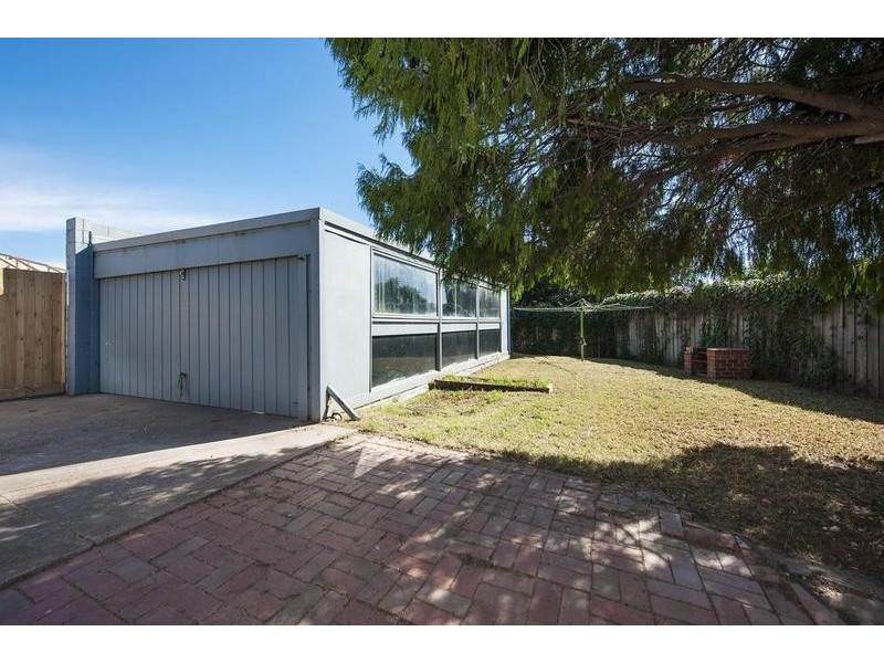 2 Kermeen Street, Sunshine West VIC 3020