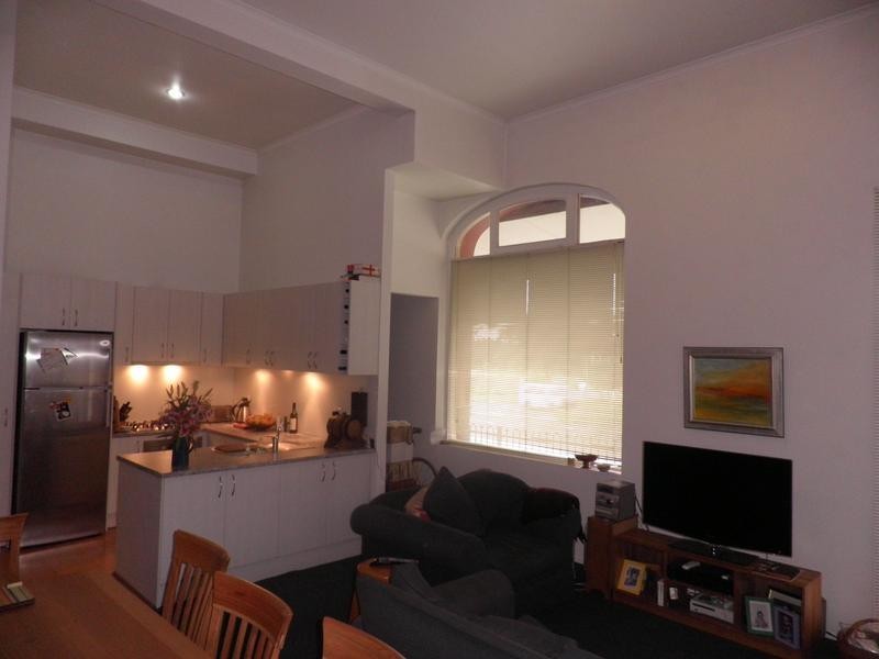 1/2 Ballarat Road, Footscray VIC 3011