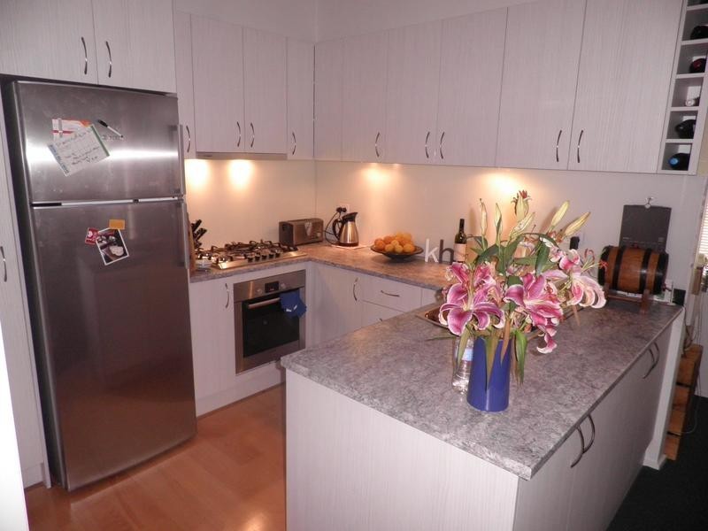 1/2 Ballarat Road, Footscray VIC 3011