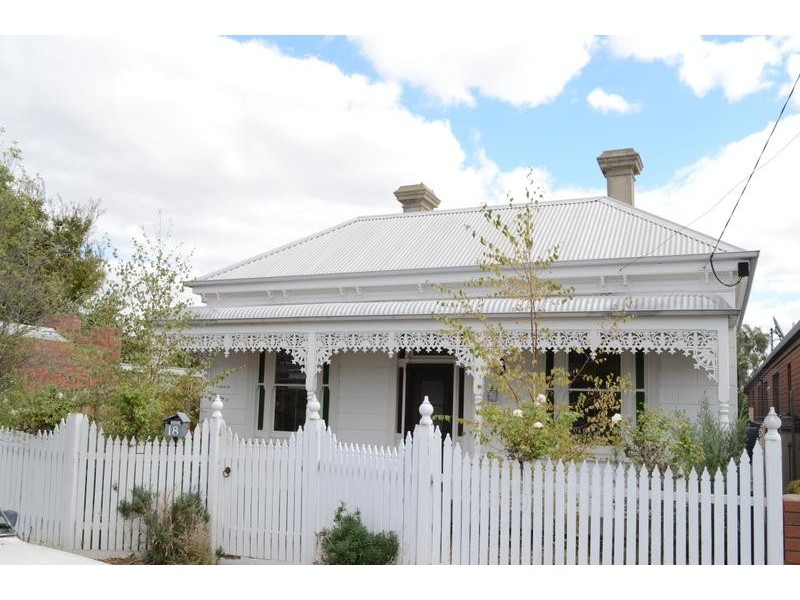 18 William Street, Seddon VIC 3011