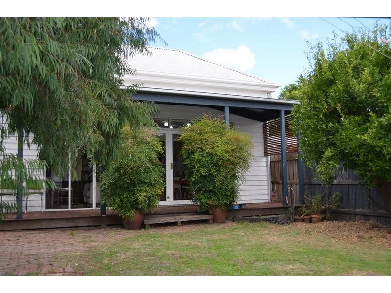 18 William Street, Seddon VIC 3011