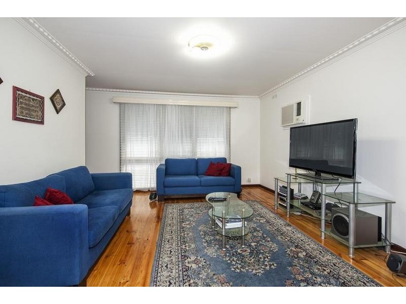 2/135 Essex Street, West Footscray VIC 3012