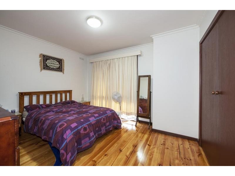 2/135 Essex Street, West Footscray VIC 3012