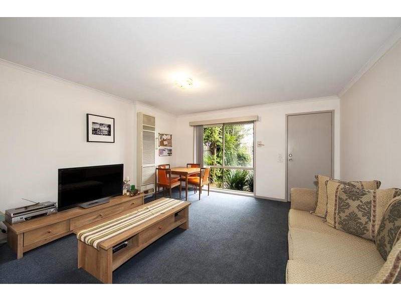 2/38 Cathcart Street, Maidstone VIC 3012