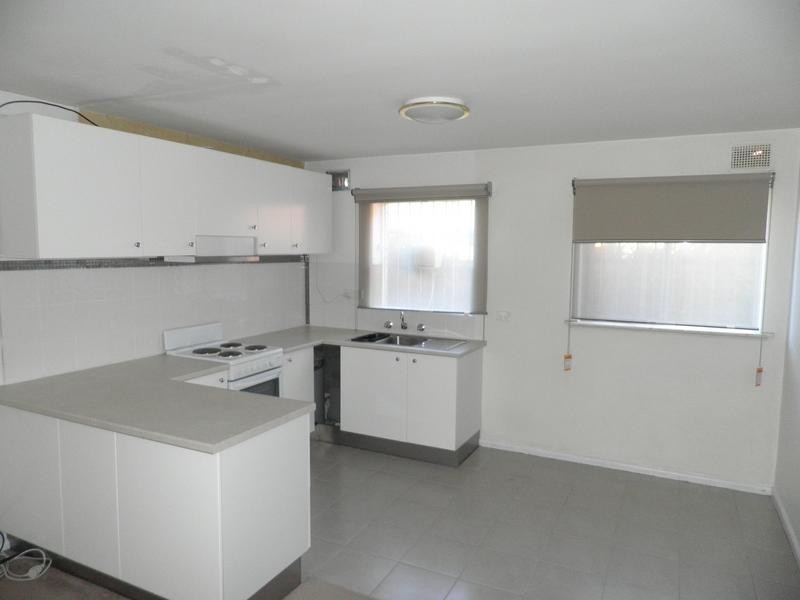 2/709 Barkly Street, West Footscray VIC 3012