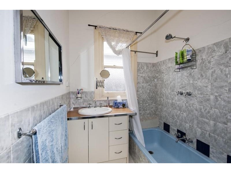 1/49 Bishop Street, Kingsville VIC 3012