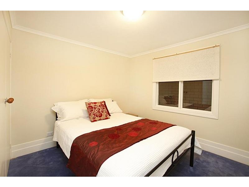 17 Hamilton Street, Seddon VIC 3011