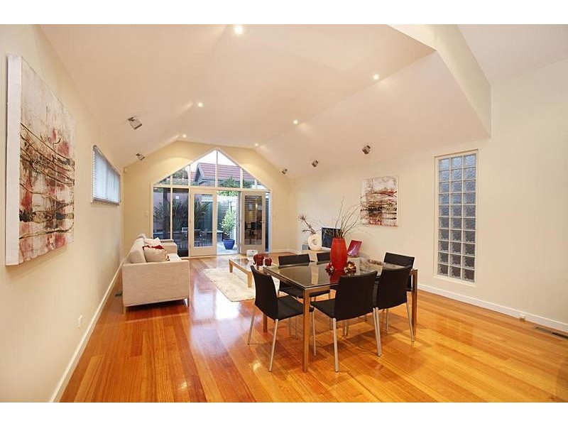 17 Hamilton Street, Seddon VIC 3011