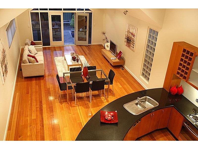 17 Hamilton Street, Seddon VIC 3011