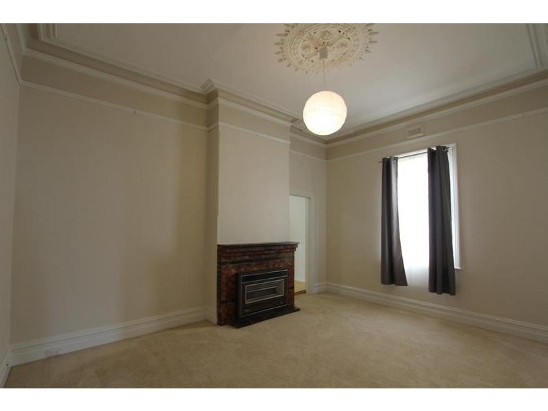 11 Dane Street, Seddon VIC 3011