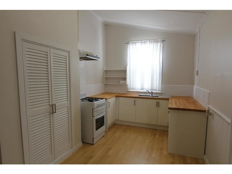 11 Dane Street, Seddon VIC 3011