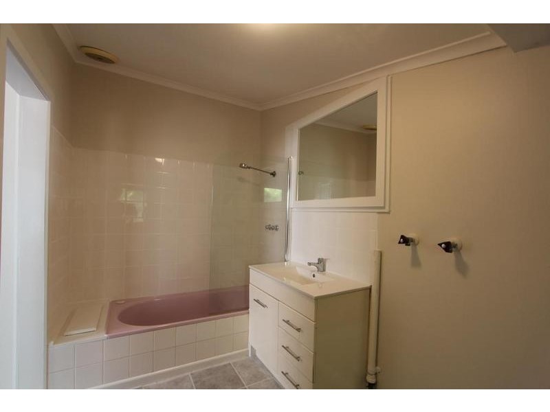 11 Dane Street, Seddon VIC 3011