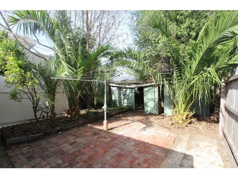 11 Dane Street, Seddon VIC 3011