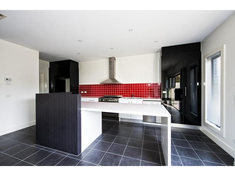 2/6 Greenham Street, Maidstone VIC 3012