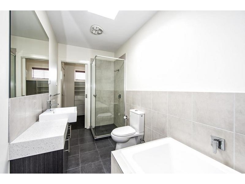 2/6 Greenham Street, Maidstone VIC 3012