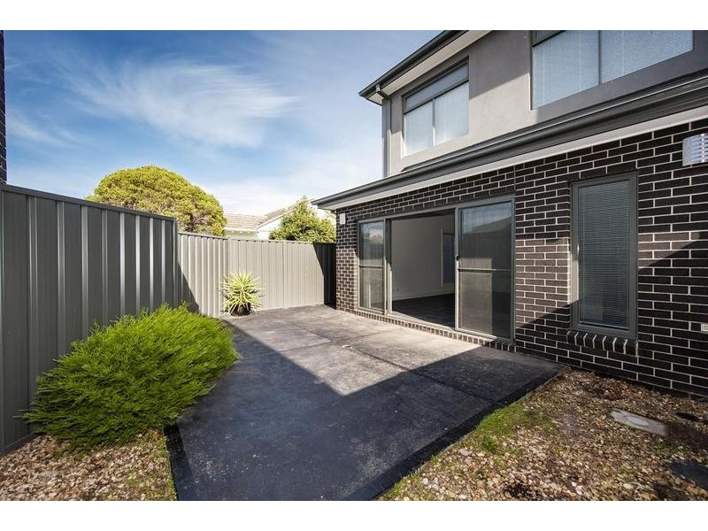 2/6 Greenham Street, Maidstone VIC 3012