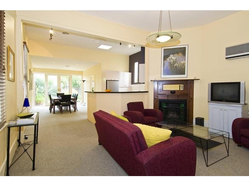 24 Hamilton Street, Seddon VIC 3011