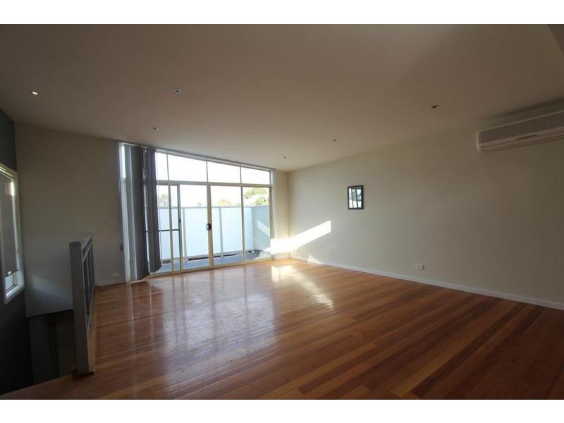 7 Deborah Lane, Newport VIC 3015