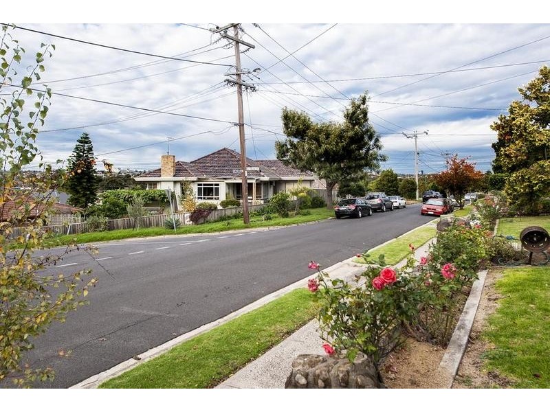 31 Hillside Crescent, Maribyrnong VIC 3032