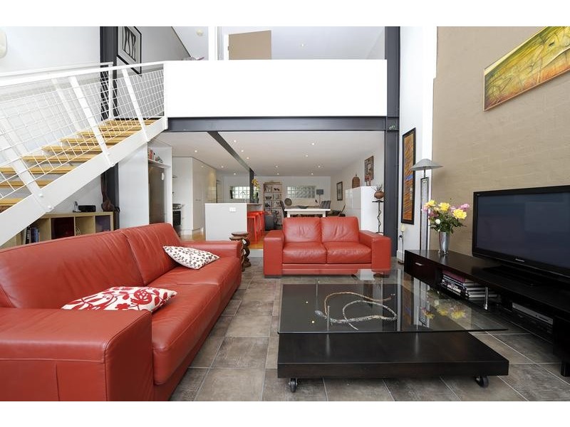 2/42 Station Road, Seddon VIC 3011