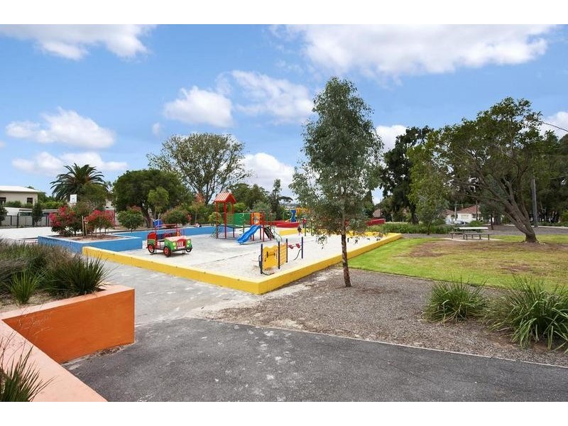 1 Bellairs Avenue, Seddon VIC 3011