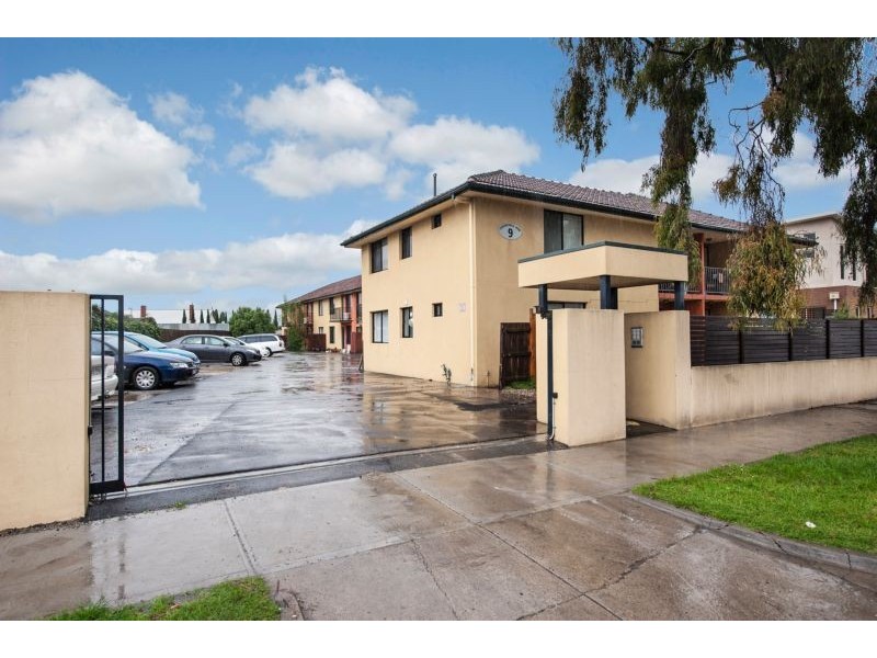 12/9 Churchill Avenue, Maidstone VIC 3012