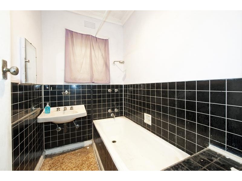 3 Empress Avenue, Kingsville VIC 3012