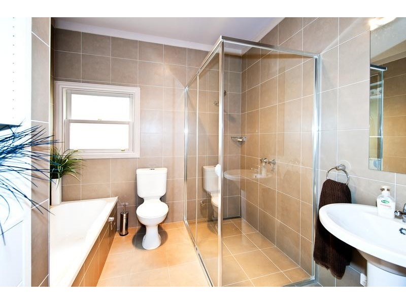 114 Charles Street, Seddon VIC 3011