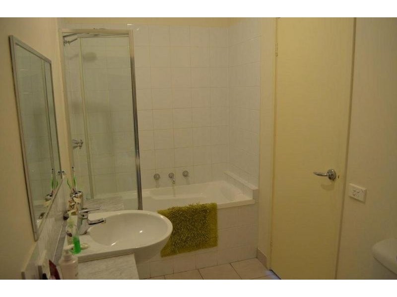 8 Levien Lane, Footscray VIC 3011