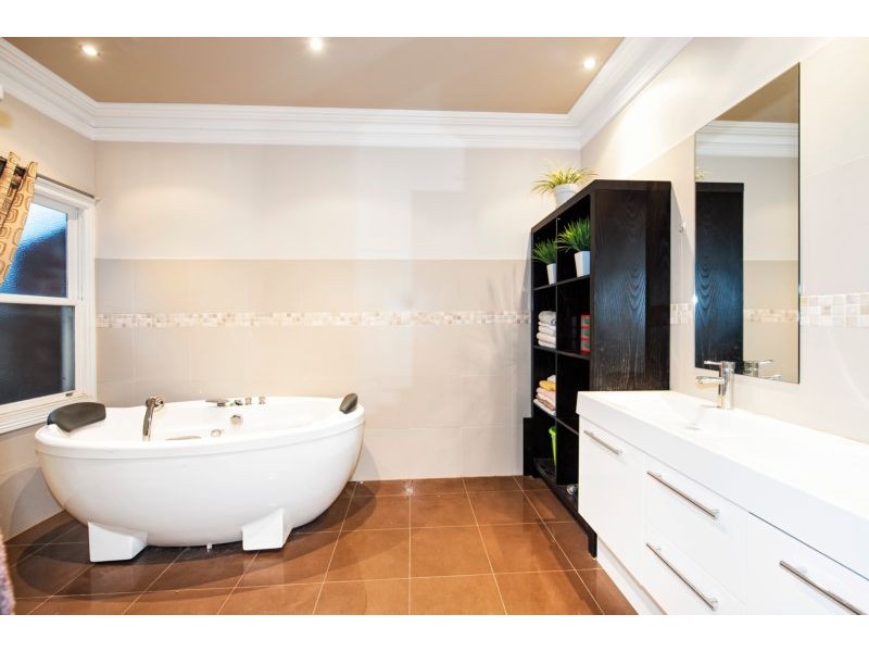 26 Edgar Street, Kingsville VIC 3012