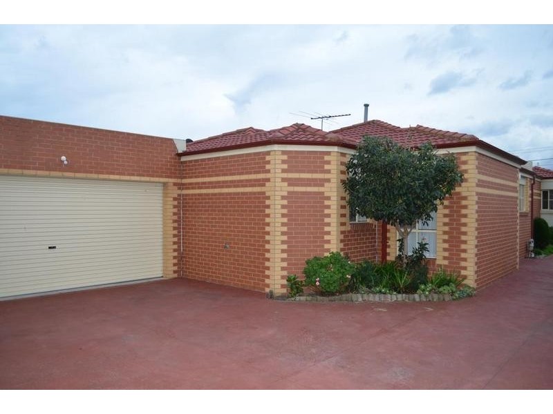 2/9 Cathcart Street, Maidstone VIC 3012