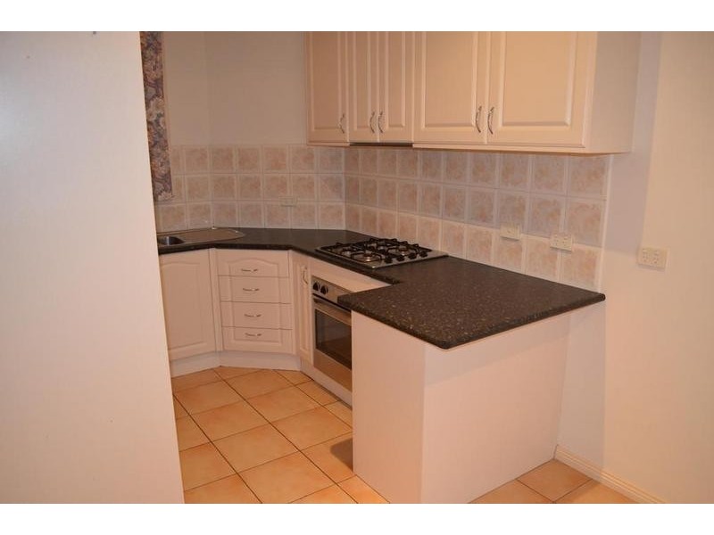 2/9 Cathcart Street, Maidstone VIC 3012