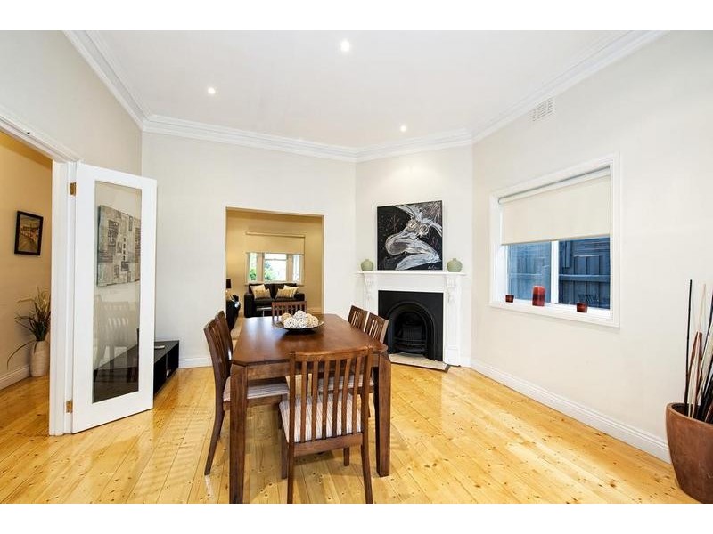 9 Queensville Street, Kingsville VIC 3012