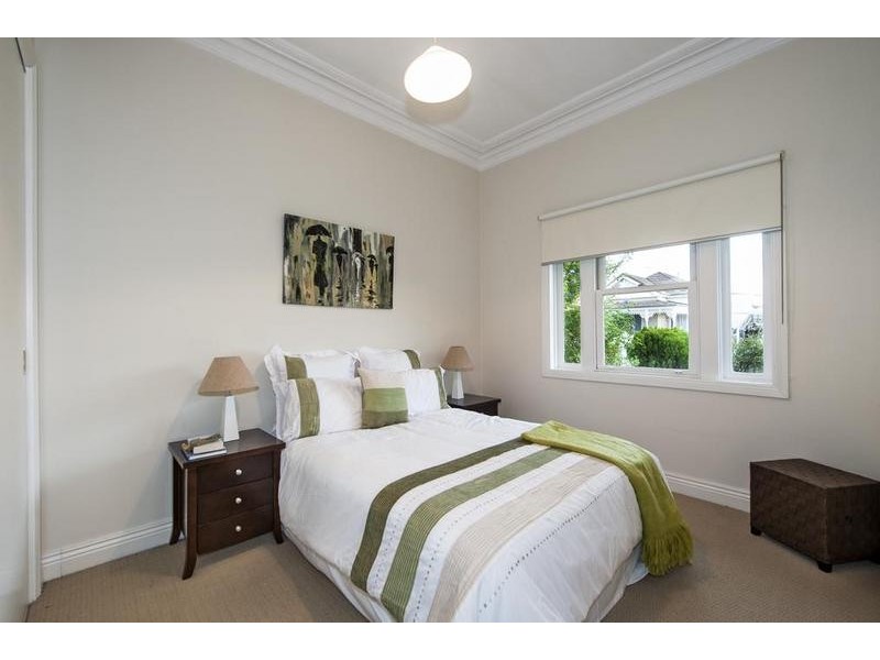 9 Queensville Street, Kingsville VIC 3012