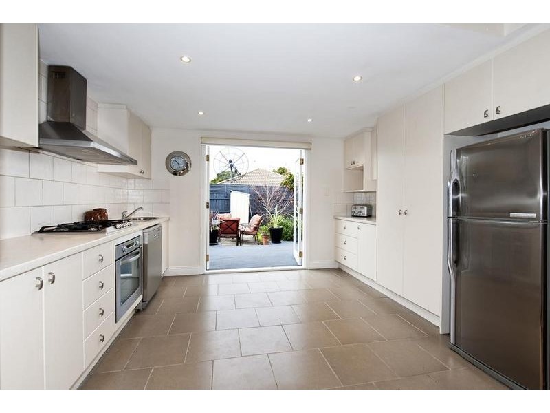 9 Queensville Street, Kingsville VIC 3012