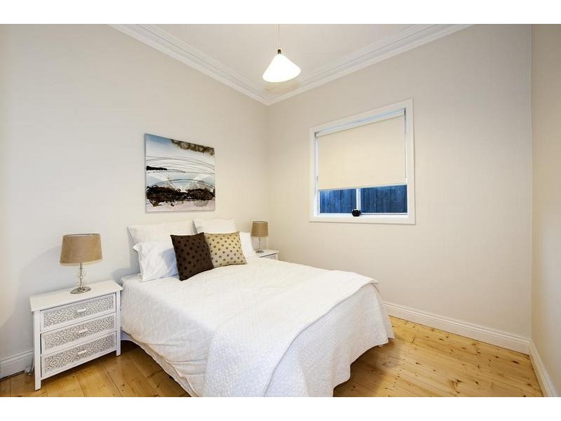 9 Queensville Street, Kingsville VIC 3012