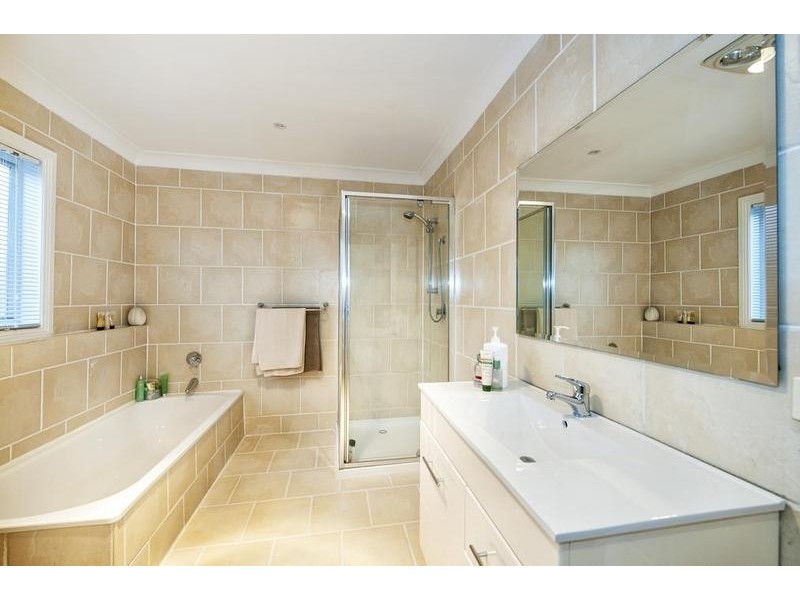 9 Queensville Street, Kingsville VIC 3012