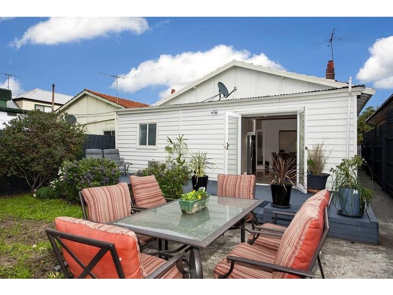 9 Queensville Street, Kingsville VIC 3012