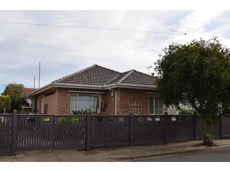 10 Kent Street, Seddon VIC 3011