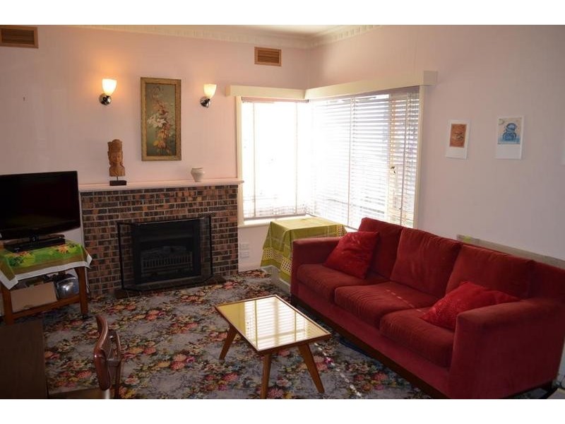 10 Kent Street, Seddon VIC 3011