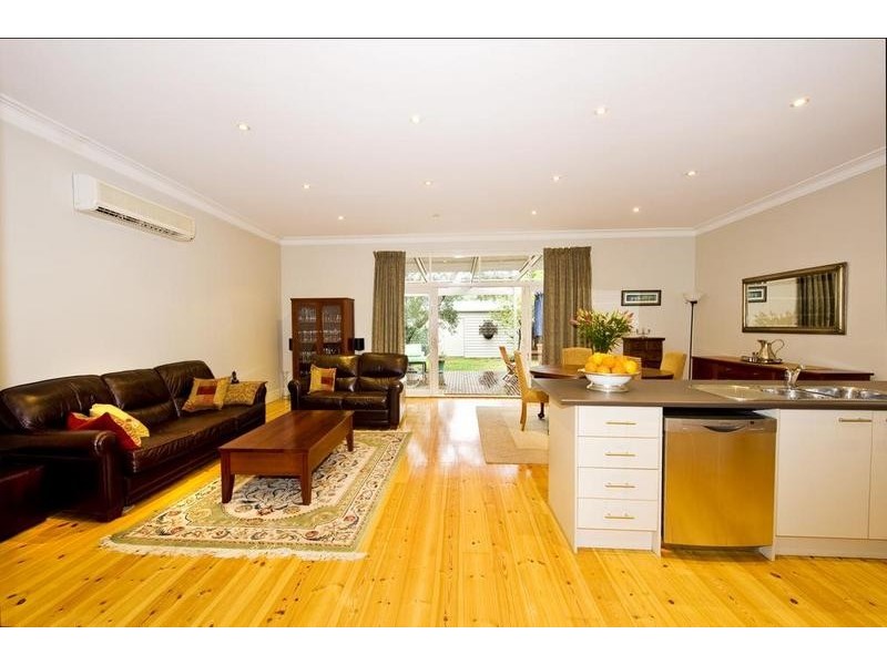 11 Thomas Street, Yarraville VIC 3013