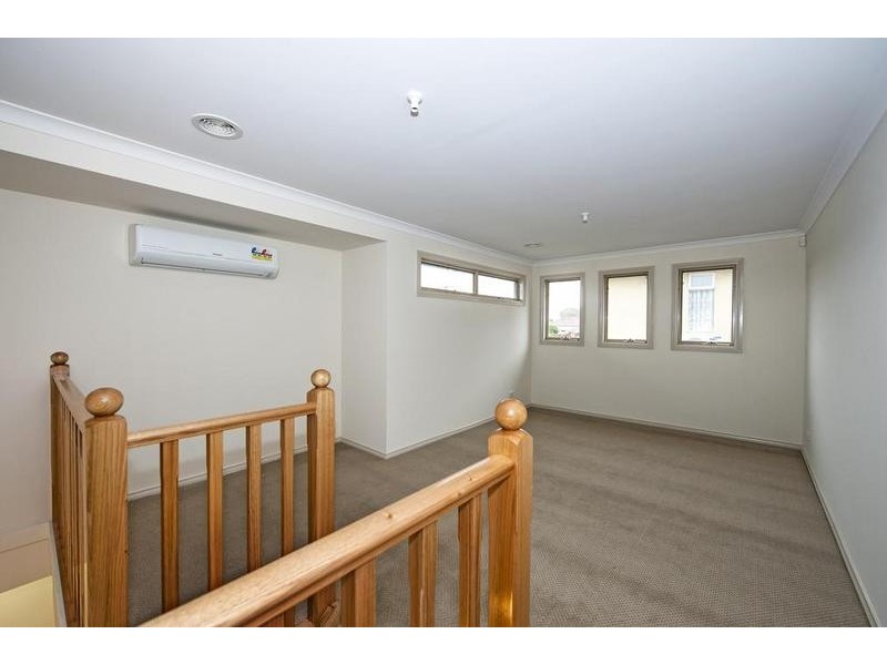 2/9 Monash Street, Sunshine VIC 3020