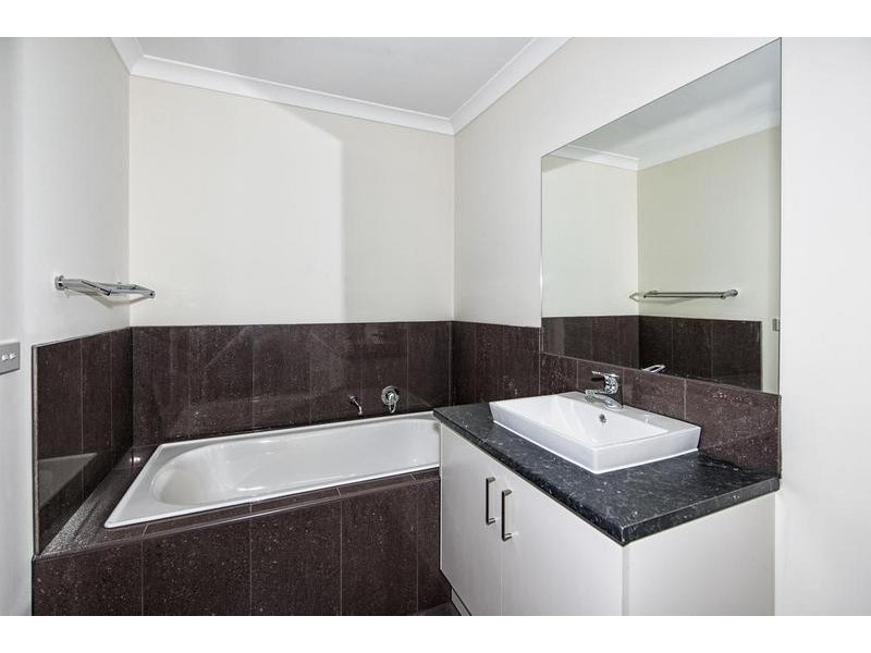 2/9 Monash Street, Sunshine VIC 3020