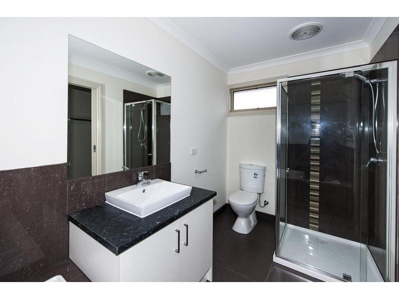 2/9 Monash Street, Sunshine VIC 3020